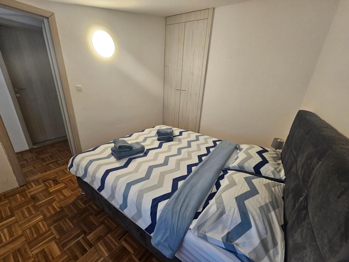 Apartmani Viktorija Fažana Exterior foto