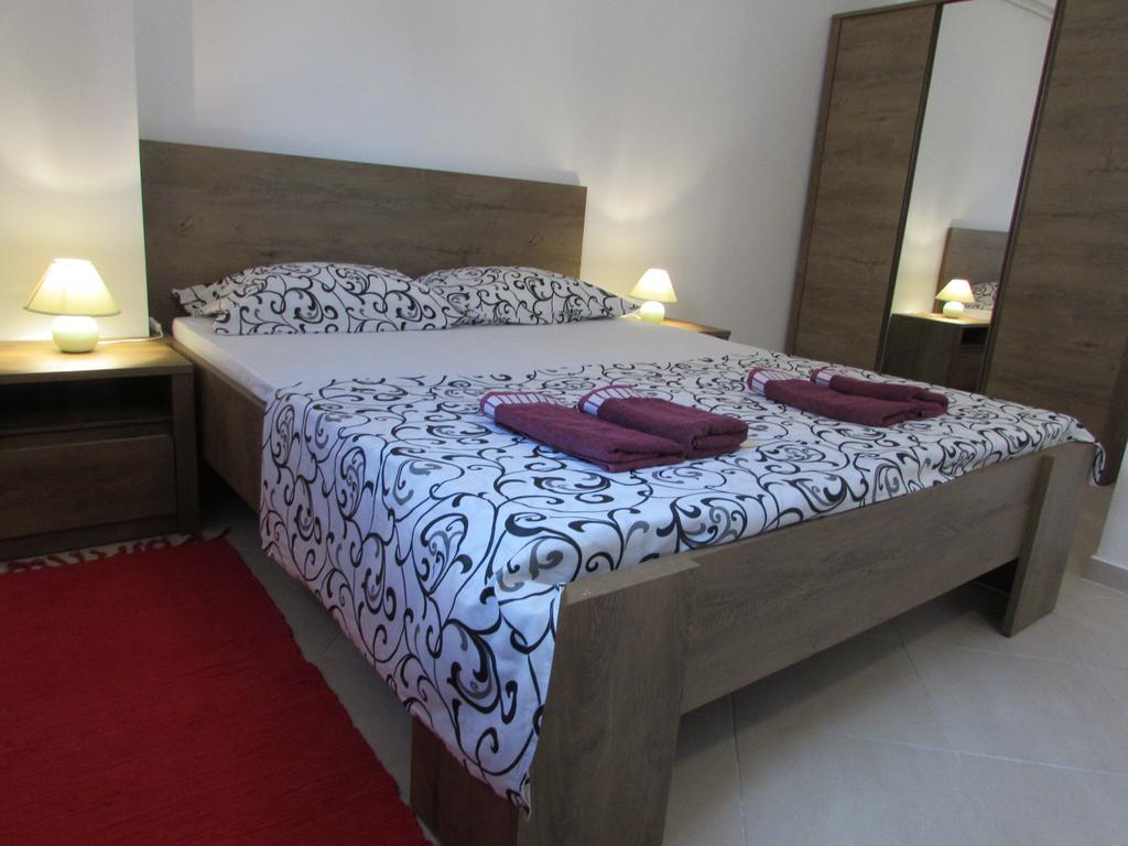 Apartmani Viktorija Fažana Exterior foto