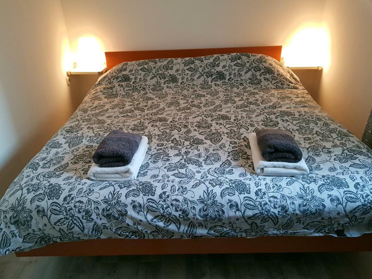 Apartmani Viktorija Fažana Exterior foto